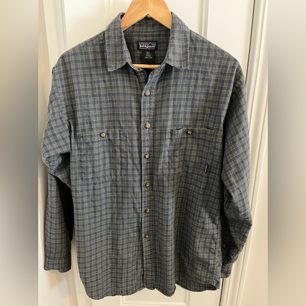 Patagonia men’s Pima cotton flannel shirt. Size small